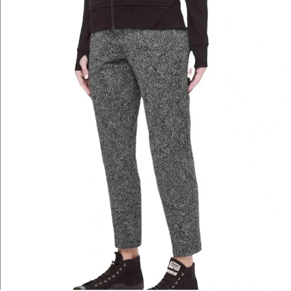 Lululemon On The Fly Pant - Picture 2 of 8